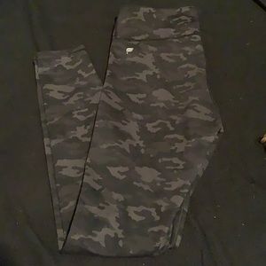 Fabletics size small mid rise camo leggings